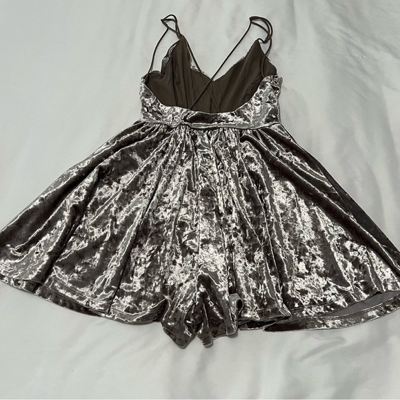 Urban Outfitters Silence & Noise Crushed Velvet Shorts Romper in Taupe - Picture 2 of 4